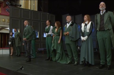 NARKOMAN PROTJERAN, OSTALI AKTIVISTI Svetozar Cvetković kao narikača stavio glumu u službu crnogorskih žalopojki