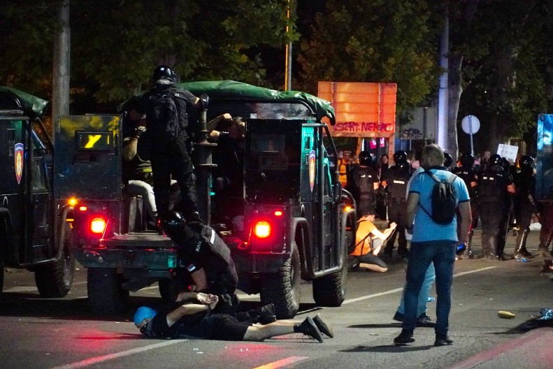 Osam uhapšenih zbog sumnje u pripremu nasilne promjene ustavnog poretka Srbije