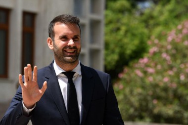 ISTRAŽIVANJE IPSOSA Narod sumnja u sve, osim u sopstvene pogrešne izbore