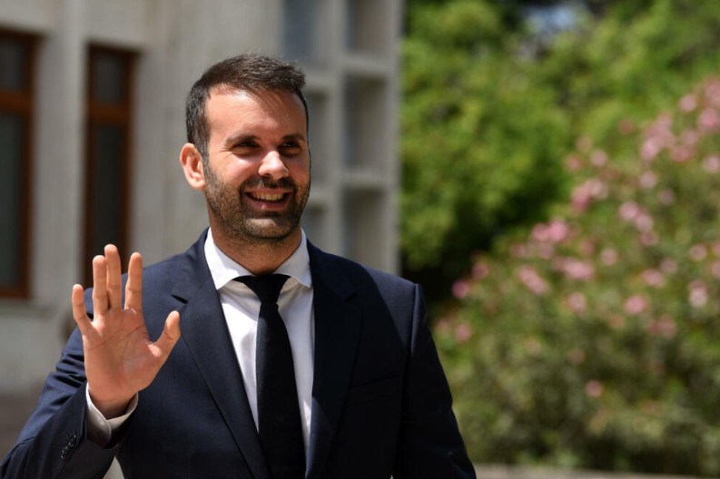 ISTRAŽIVANJE IPSOSA Narod sumnja u sve, osim u sopstvene pogrešne izbore