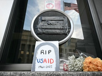 ZATVORENA FABRIKA OBOJENIH REVOLUCIJA I KOLONIJALIZMA Trampova administracija ugasila USAID