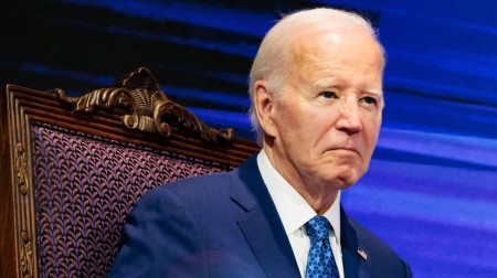 GLASOVI U DEDINOJ GLAVI Bajden tvrdi da ga evropski lideri pozivaju da se vrati u politiku