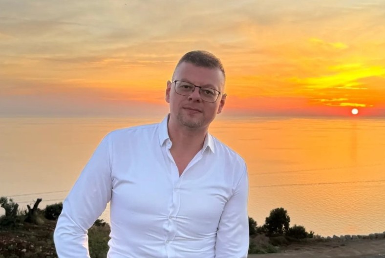 VJERSKI TURIZAM NA DIVLJE Dok vjernici čekaju blagoslov, "divljak" organizuje brzinske ture na Svetu Goru