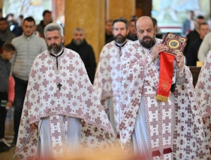 Zašto je besjedu Mila Lompara u Baru čitao o. Slobodan Zeković, dok je sam Lompar istovremeno govorio u Beogradu?