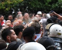 NEOKOMITE SU SIMBOLIČNO OSTALE ZAGLAVLJENE U ŠIBLJU BEOGRADSKE ULICE