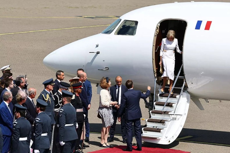 OPET AERODROMSKI INCIDENT Spekulacije o raskidu braka Emanuela i Brižit Makron