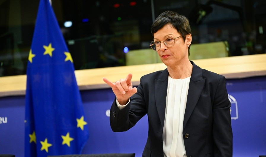 Skandalozna izjava komesarke EU Marte Kos: "Srbi su počinili genocid!"