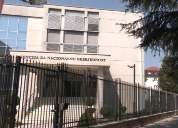 EKSKLUZIVNO Svastika „Velikog Štrumfa“ postala operativka ANB-a kao fizioterapeut