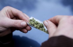 OMOGUĆIO MALOLJETNIKU KONZUMACIJU NARKOTIKA Nikšićanin (19) krivično prijavljen