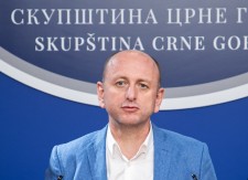 KNEŽEVIĆ Đedovi su mi ginuli za slobodu i zajednicu sa Srbijom, a ne za „nezavisnu“ Crnu Goru