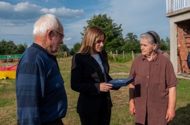 SRBIJA NE ZABORAVLJA SVOJE HEROJE Ministarka Đurđević Stamenkovski u Pljevljima odala poštu junaku sa Košara