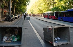 Pokušaj blokade saobraćaja ispred VIŠER-a spriječila policija