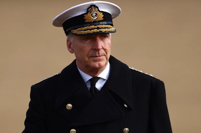 RADAKIN U KIJEVU Britanski general u misiji kontrole nad ukrajinskim frontom