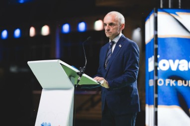 KRIZA U FK BUDUĆNOST Ostavka predsjednika razotkriva duboku trulež u upravi kluba