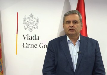 Politička demonstracija sile PES-a i koalicioni refleks ministra Radunovića