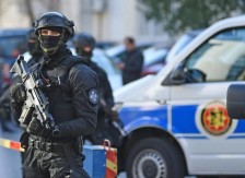 Policija upala u objekte povezane sa Zvicerom