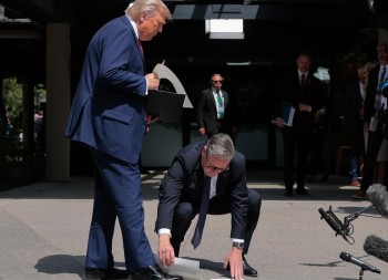 Starmer i Tramp u igri nerava na škotskom tlu