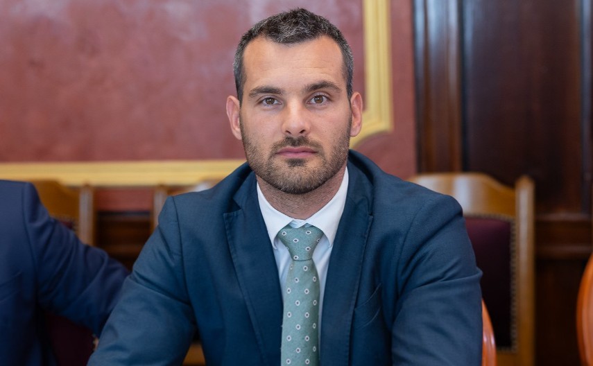 DIREKTOROV BURAZER Šef ANB-a mora raditi po zakonu ili će biti smijenjen istog dana