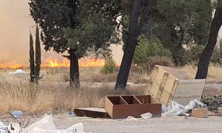 Gori Ćemovsko polje, helikopteri nadlijeću Podgoricu!