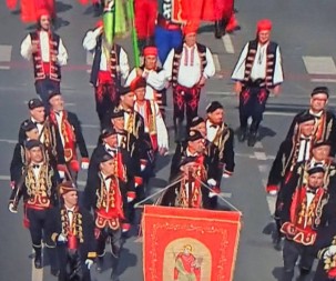 SKANDAL Bokeljska mornarica na paradi „Oluje“ pod zastavom kulturnog dobra Crne Gore