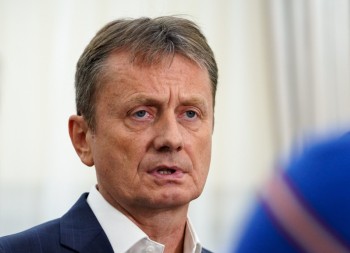 SRPSKI MINISTAR GLIŠIĆ U TEŠKOM STANJU NAKON OPERACIJE Život mu je i dalje ugrožen