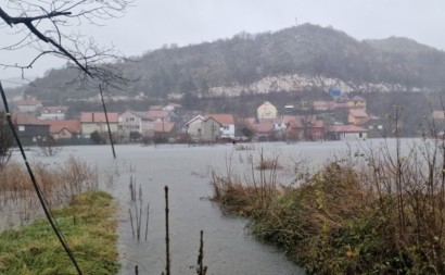 VODA NADIRE SA LOVĆENA I OKOLNIH BRDA Cetinje nema rijeku ali se pretvorilo u jezero