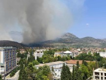 Crna Gora traži NATO pomoć dok gore Piperi