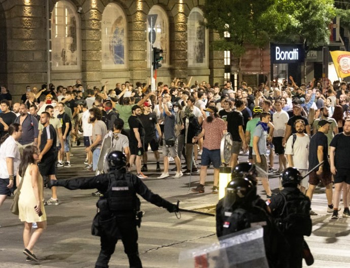 EU preko protesta u Srbiji pritiska Trampa pred razgovore s Putinom