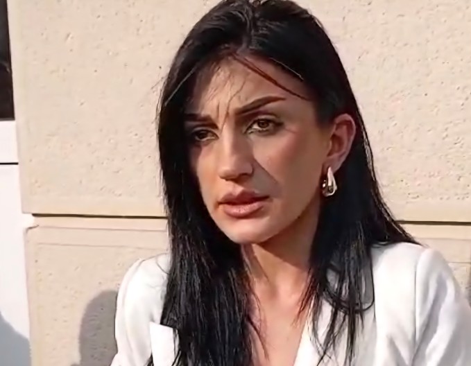 ĆERKA VUJADINA DOBRAŠINOVIĆA Otac peti dan štrajkuje glađu i žeđu, porodici to niko nije saopštio