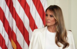 Tramp uručio Putinu pismo od Melanije