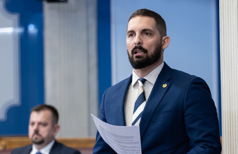 SOKOL I DEMOKRATE U ŽESTOKOM SUKOBU Između Crne Gore i Hrvatske nema granice, kada se vrijeđa