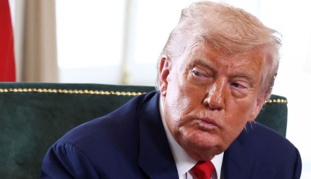 Tramp želi da vidi šta će donijeti susret Putina i Zelenskog