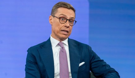 FINSKI PREDSJEDNIK OTKRIO Lavrovljev broj mobilnog me izvukao iz nevolje u Sibiru