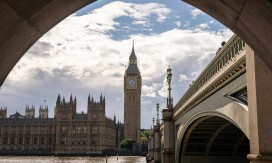 BRITANSKI DIPLOMATA POZIVA NA ZAOKRET Ublažiti sankcije Rusiji radi mira u Ukrajini