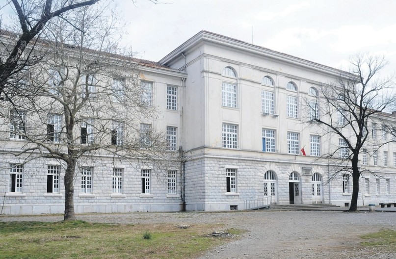 Još jedan slučaj potencijalnog uznemiravanja učenice od strane profesora