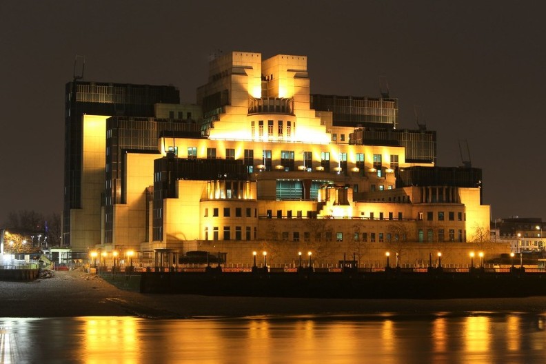 EKSPLOZIVNA TVRDNJA Vauksol Kros "češlja" Spajića i Kotrela