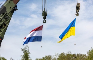 ORUŽJE SE PODRAZUMIJEVA Kijev sada od Holandije traži i novac