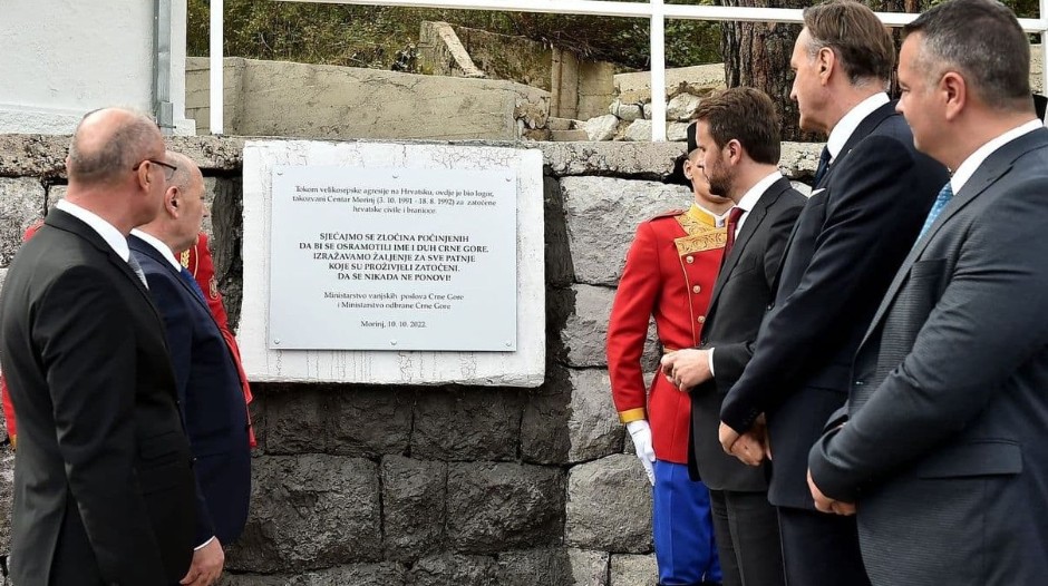 MATICA BOKE I MIHOLJSKI ZBOR Država sabotira zakon, ako treba mi ćemo ukloniti tablu u Morinju