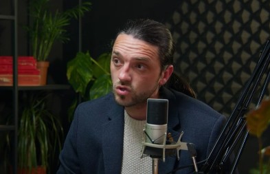 TVRDI DA MU JE UGROŽENA BEZBJEDNOST Milan Knežević uznemirio dugokosog aktivistu