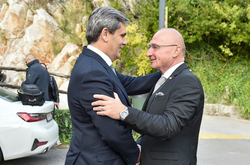 Morinj postao scena političkog poniženja Crne Gore