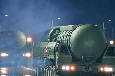 KIM DŽONG UN POKAZAO MOĆ U PJONGJANGU „Hvasong-20“ kao poruka Zapadu