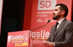 POSLANIK NENEZIĆ ISPROZIVAO PRINCA NIKOLU PETROVIĆA Gdje su porodice vjernih prađedu?