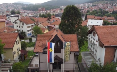 TROBOJKA NA DAR MLADENCIMA Pljevlja slave ljubav pod srpskom zastavom