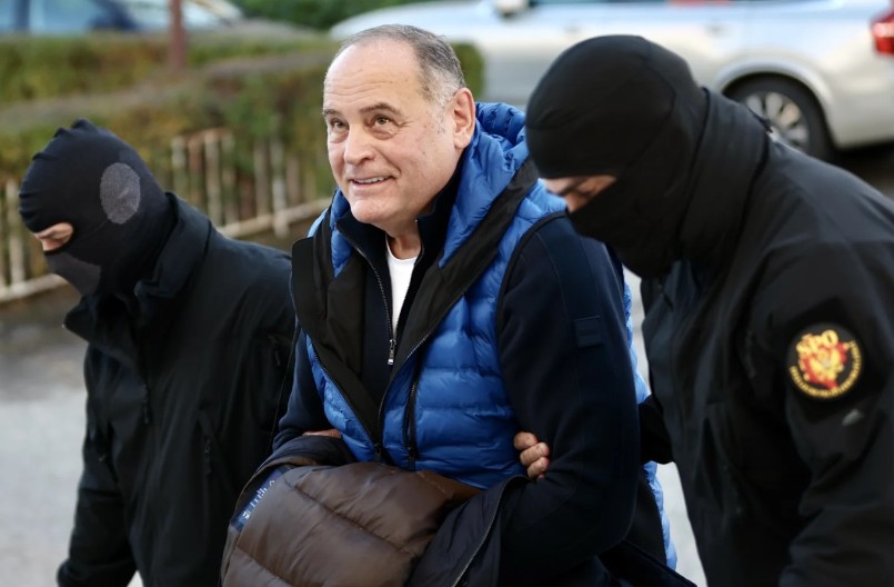 Milutin Simović pred odlazak u Spuž na saslušanju u SPO