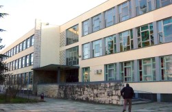 Lažnim diplomama iz mašinske škole zasnovali radni odnos u KCCG