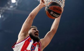 OLIMPIJAKOSU NISU BILE DOVOLJNE SUDIJE Crvena zvezda bratski klub ispratila poražen iz Beograda