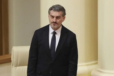 IZABRALI GA ELEKTORI BIRAČKOG KOLEGIJUMA Gruzija dobila bivšeg fudbalera za novog predsjednika