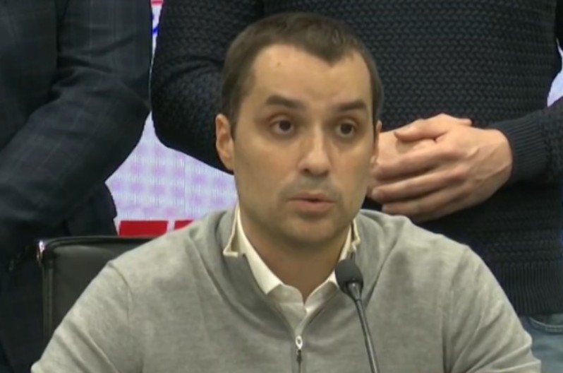 ČLAN PREDSJEDNIŠTVA SNS Dragan Đilas i njegov batinaš su došli džipom i brutalno nas napali