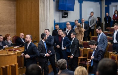 Poziv Andriji Mandiću da zaštiti Skupštinu Crne Gore od poniženja koje joj DPS priređuje