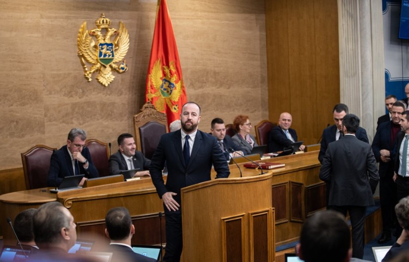Mandić poslanicima opozicije izrekao mjeru od 15 dana zabrane prisustva sjednicama plenuma i skupštinskih odbora